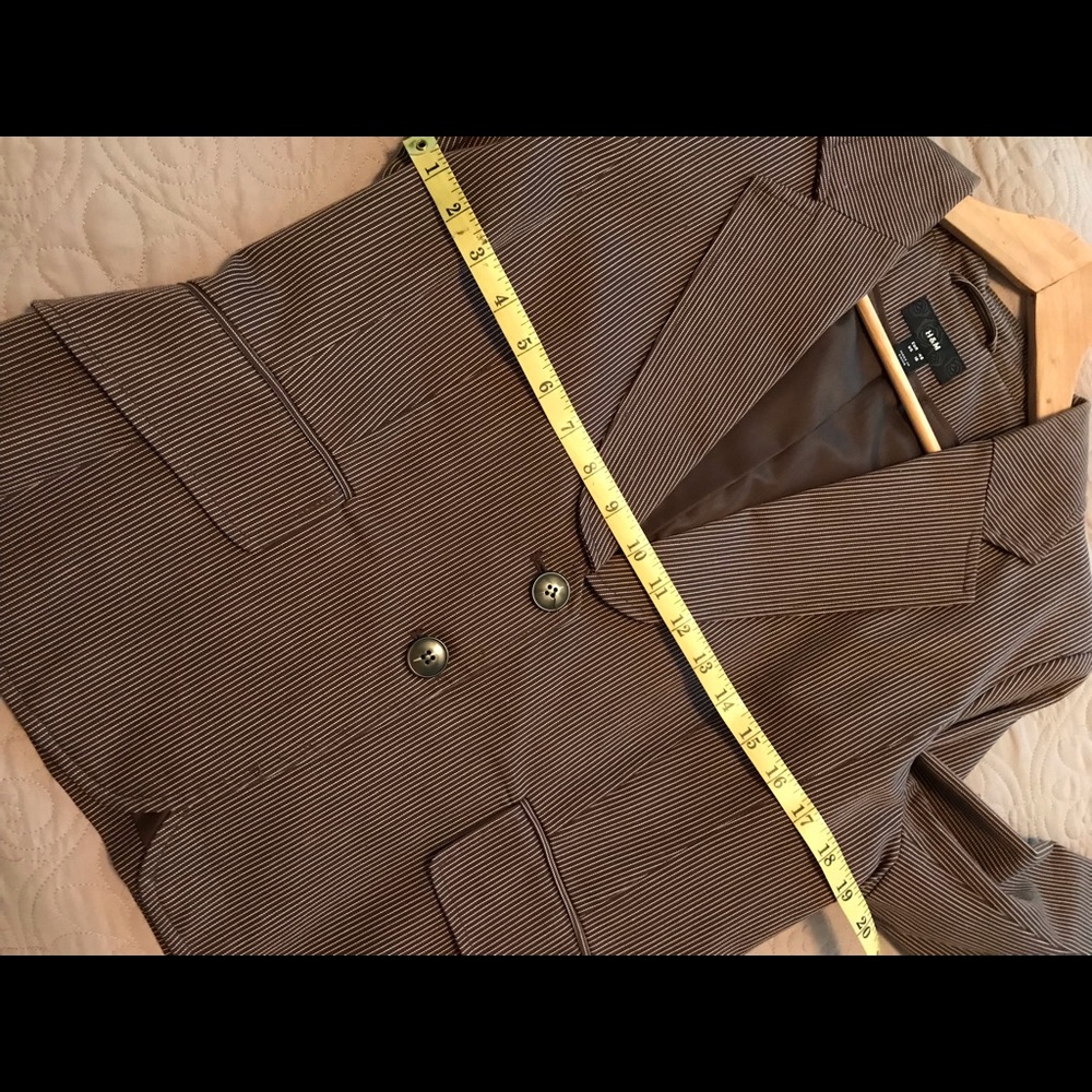 Vintage H&M brown & white pinstripe blazer - Picture 3 of 8